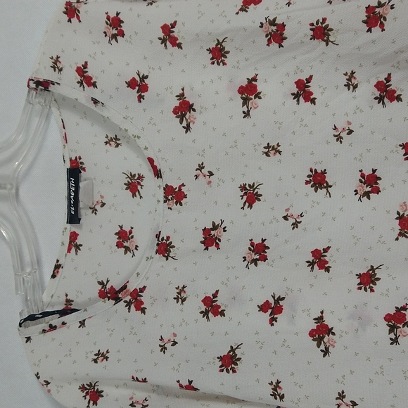 Elizabeth - Picture 3 of 9